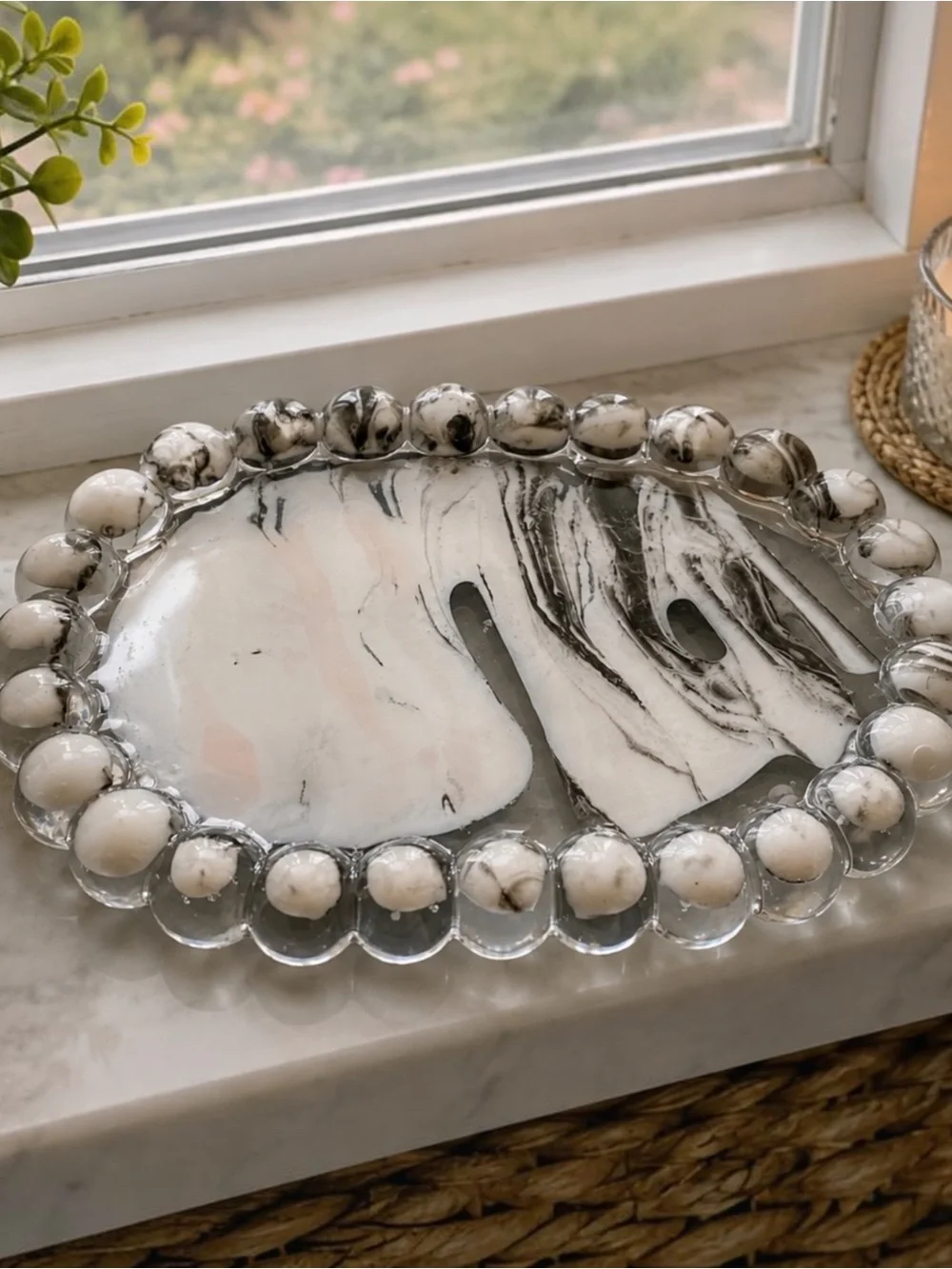 Marble-Effect Resin Dish in Black and White, Catchall tray home decor.